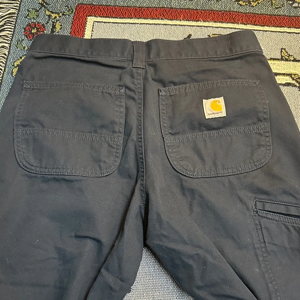 30x30 CARHARTT RELAX FIT WOMEN in amazing conditions . Beautiful pants 👌 - Picture 6 of 9